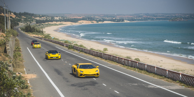 Lamborghini Aventador S cùng dàn siêu xe diễu hành tại Phan Thiết